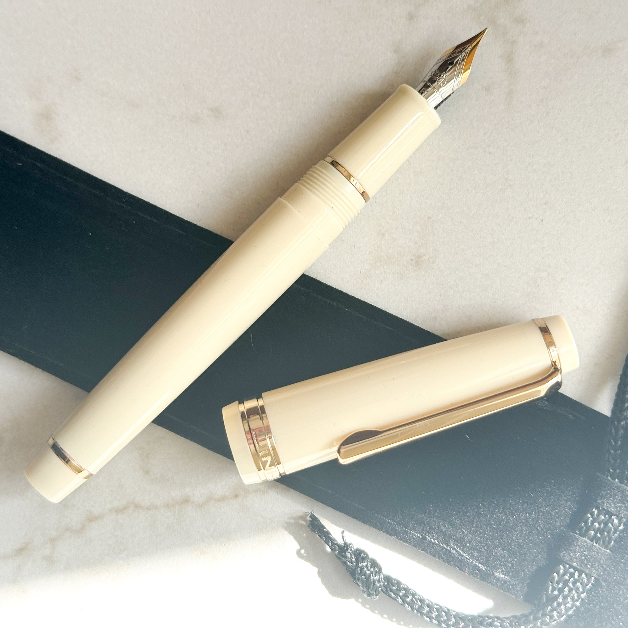 Ivory Jinhao  82 Fountain Pen