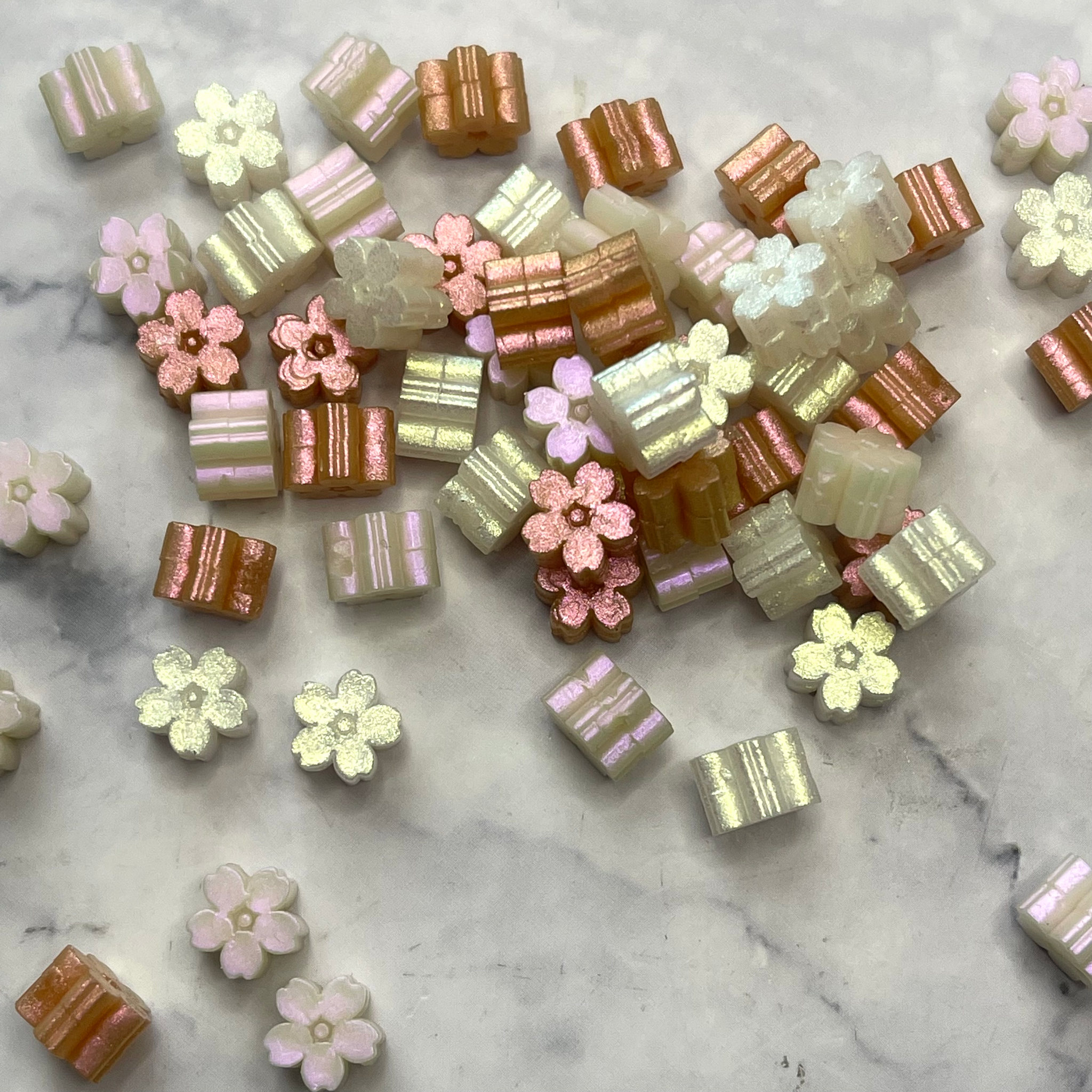 IrIridescent Sakura Wax Beads